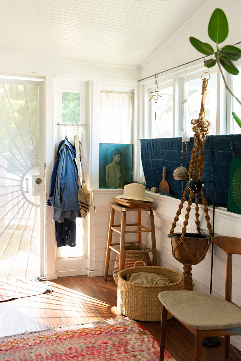 bleu-indigo-deco-ethnique-chic_20th-century-home-denise-portmans-merchant-modern