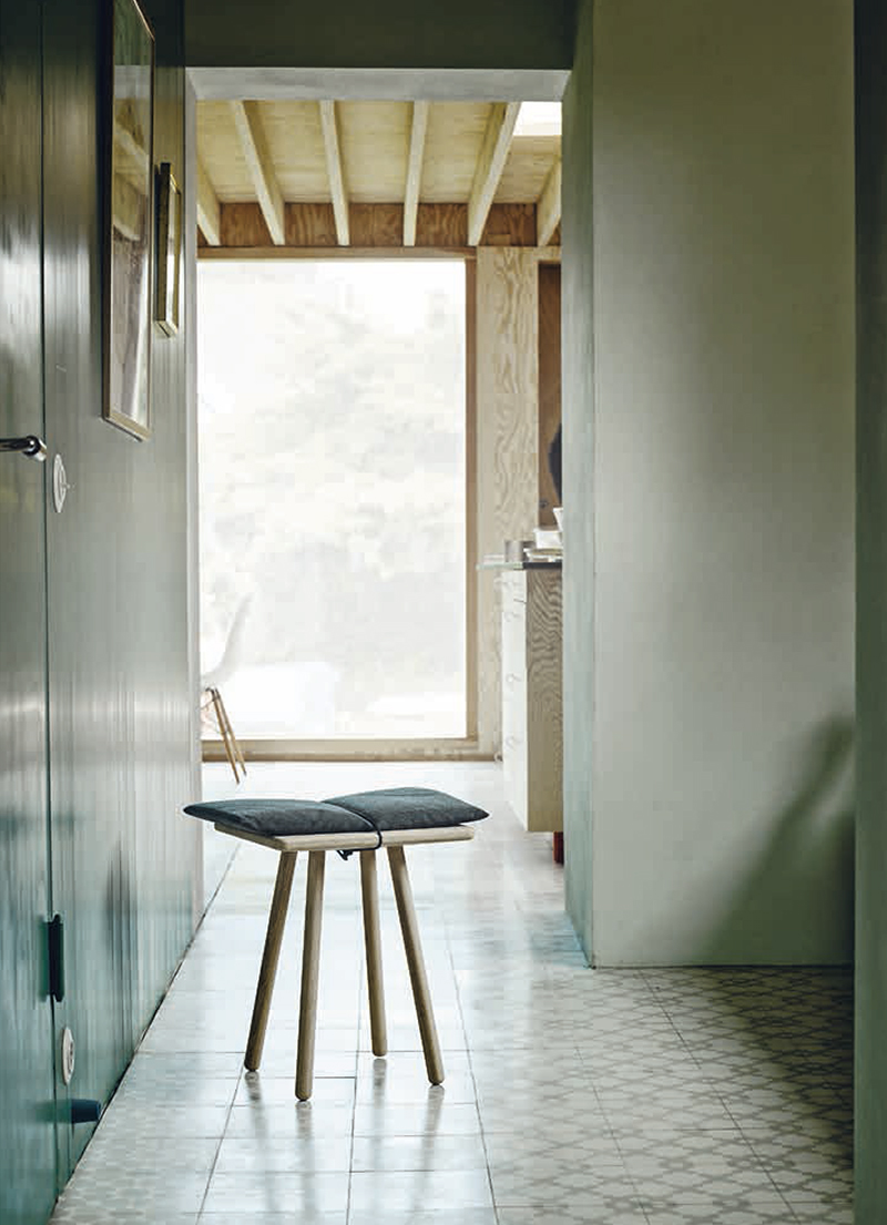 Catalogue Skagerak 2016 - Une maison rénovée à Malmö tout en contreplaqué et sol ciment