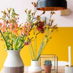 Combo rose et jaune sur la déco