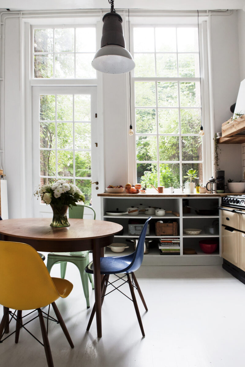 Une maison ancienne à la décoration éclectique à Amsterdam par James van der Velden