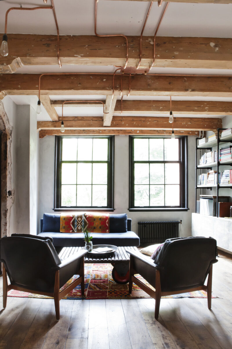 Une maison ancienne à la décoration éclectique à Amsterdam par James van der Velden