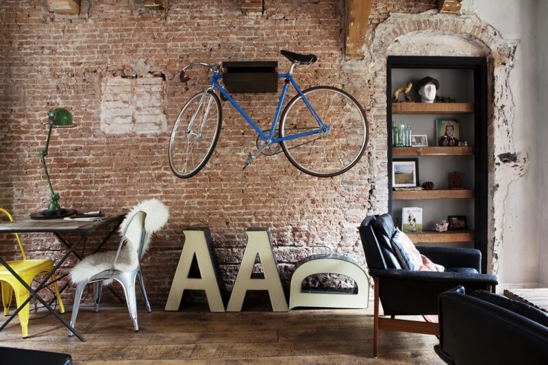 Une maison ancienne à la décoration éclectique à Amsterdam par James van der Velden