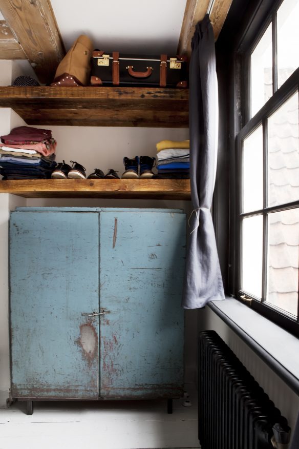 Une maison ancienne à la décoration éclectique à Amsterdam par James van der Velden