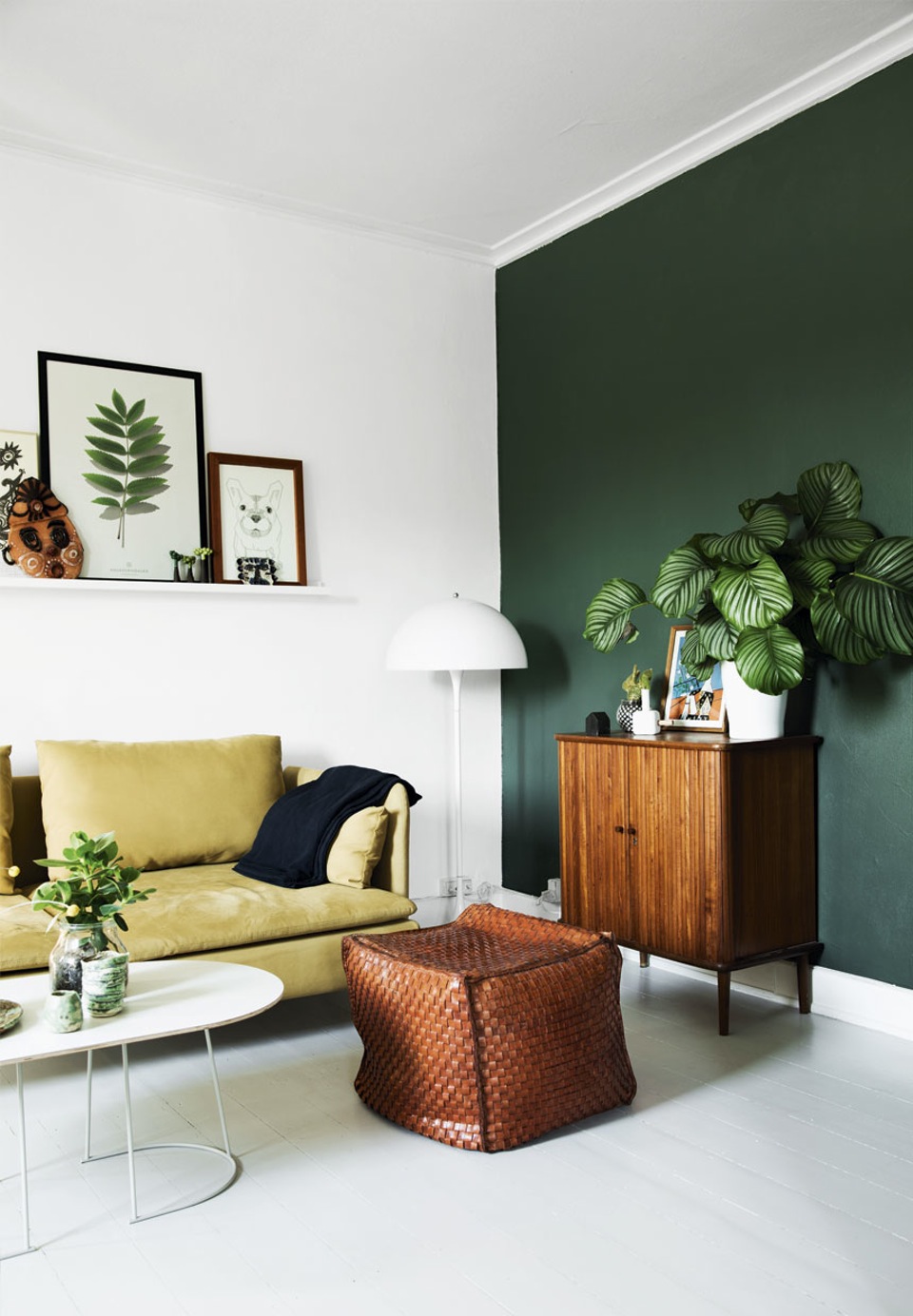 Le fil vert en décoration d'intérieur || Un mur vert émeraude