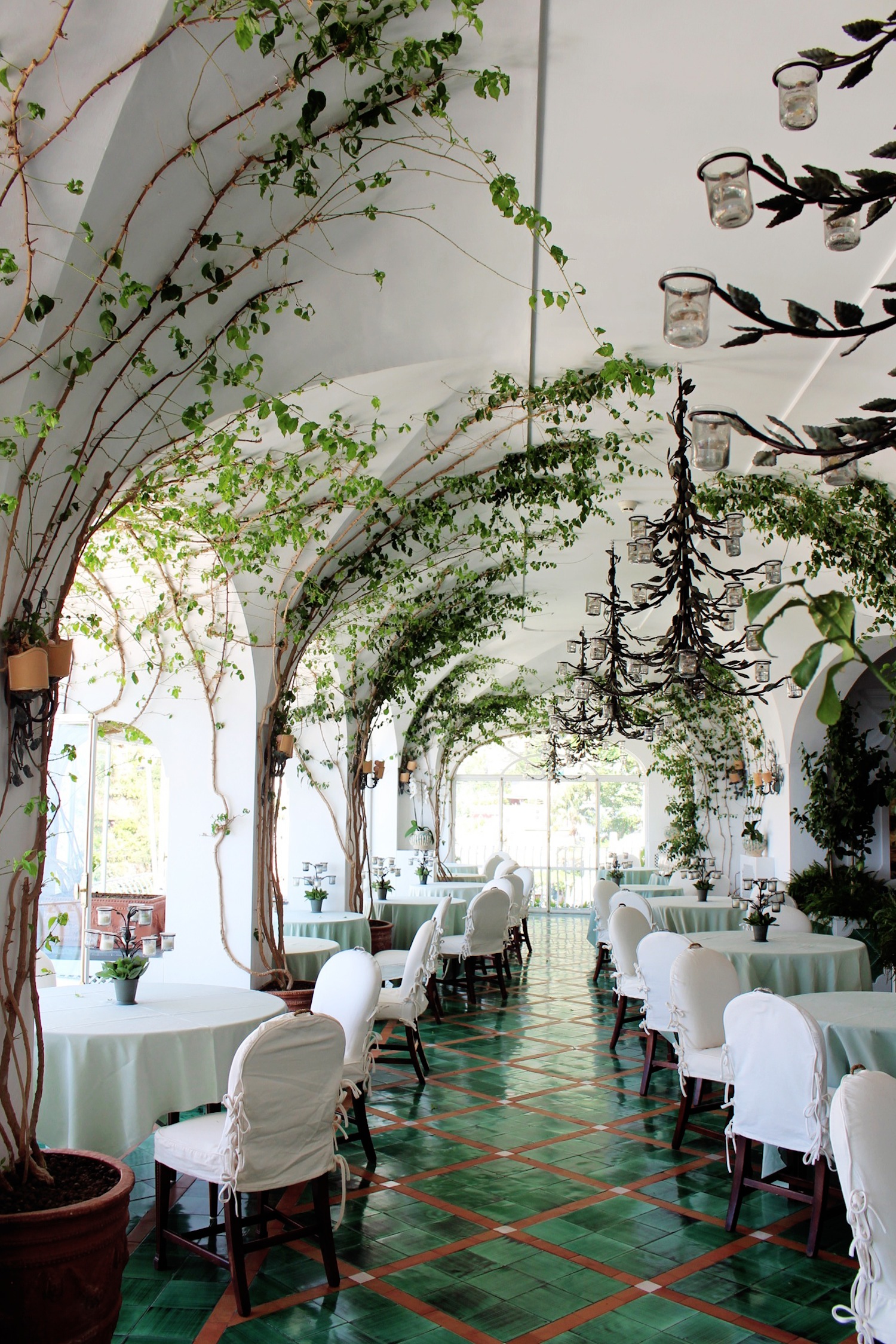 Le fil vert en décoration d'intérieur || hôtel Sirenuse à Positano, Italie