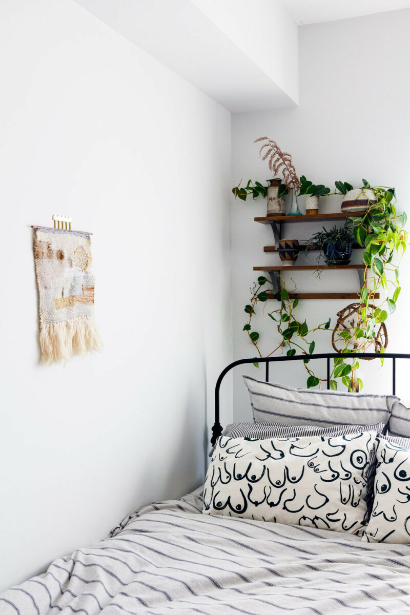 Un tissage mural dans ma déco || L'intérieur de CarolineKim via thedesignsponge