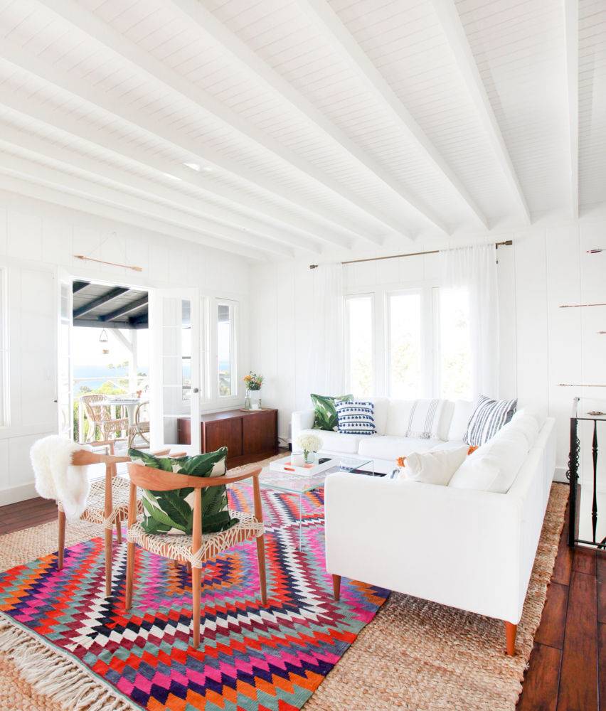 [ Idée déco : Superposer des tapis ] Inside a dreamy SoCal bungalow