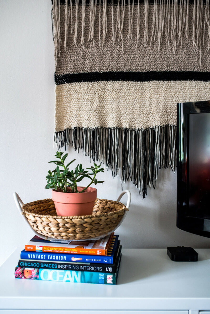 Un tissage mural dans ma déco || Lauren Ross living-room via thedesignsponge