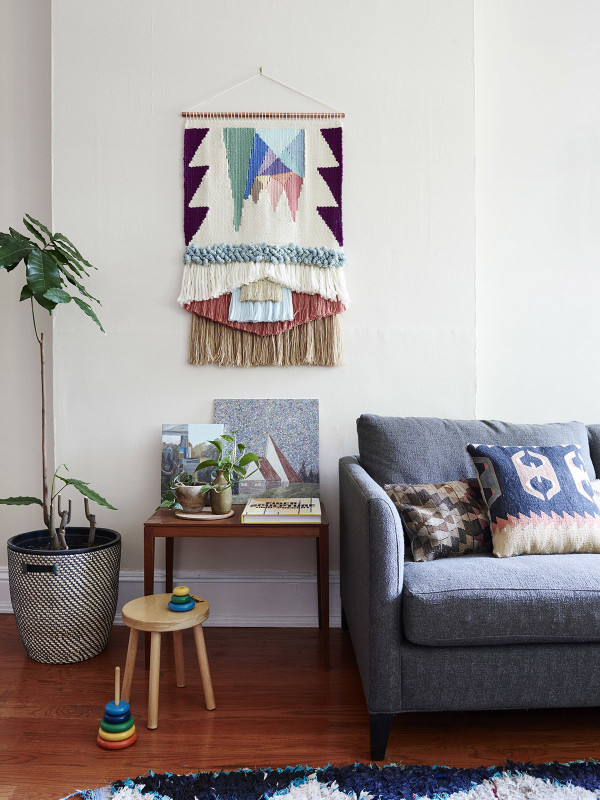 Un tissage mural dans ma déco || Maryanne Moody Brooklyn interior via thedesignfiles