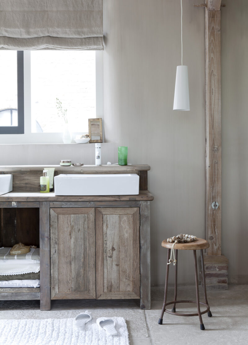 Meuble en bois brut, ambiance nature || Le choix des meubles de cuisine ou salle de bain en bois brut