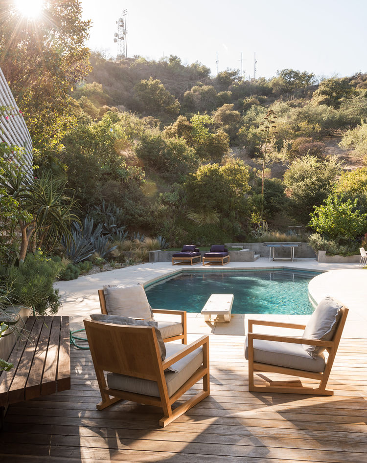 Autour de la piscine - Une maison sur les collines d'Hollywood