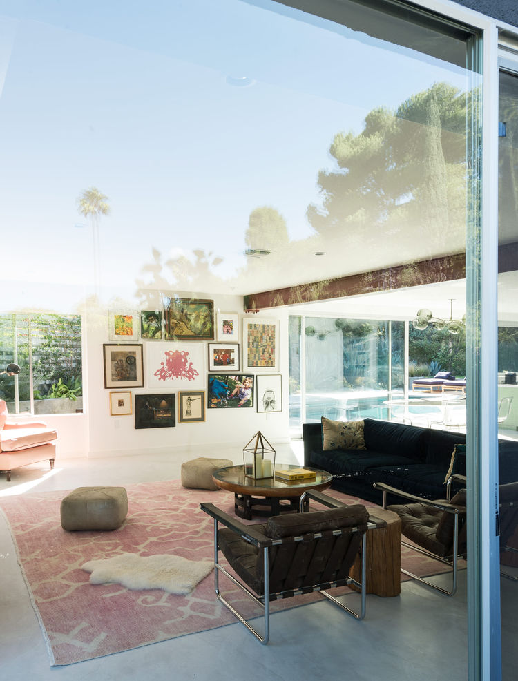 Autour de la piscine - Une maison sur les collines d'Hollywood