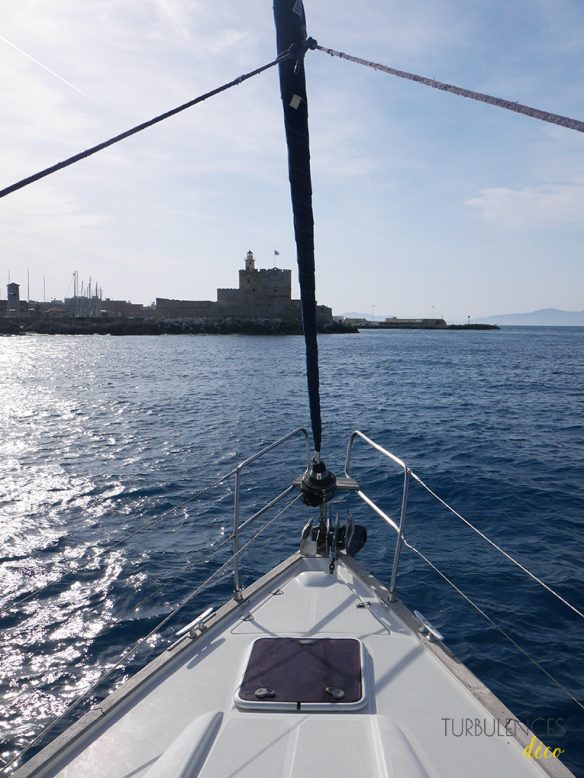 Voyage à -Rhodes - De Kolymbia à Rhodes en voilier || Turbulences Déco