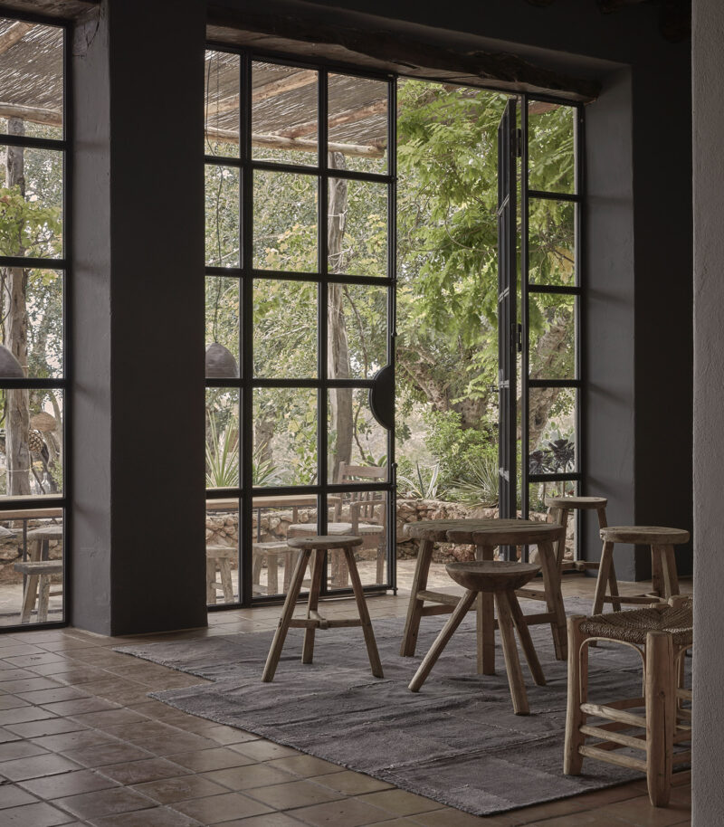 La Grandja à Ibiza, éloge de la pénombre Hotel La granja Ibiza_4