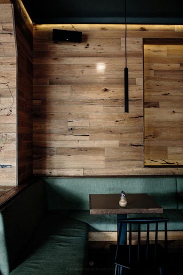 Habiller ses murs de bois | Mur en planche de bois brut