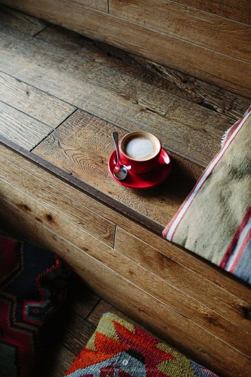 Habiller ses murs de bois | Mur en planche de bois brut