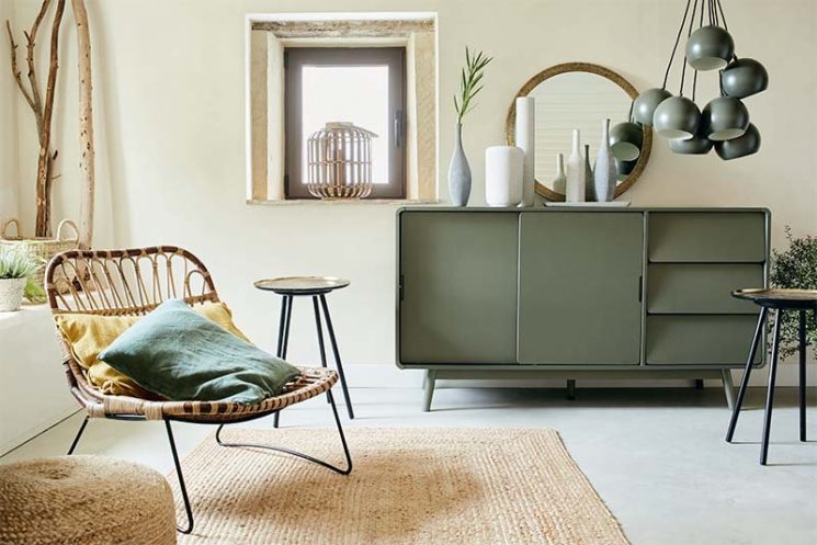 Alinea - Fauteuil en rotin et métal esprit vintage, Heloise - 130 € et buffet rétro vert cèdre , Aubun - 275 € Alinea - Fauteuil en rotin et métal esprit vintage, Heloise - 130 € et buffet rétro vert cèdre , Aubun - 275 €