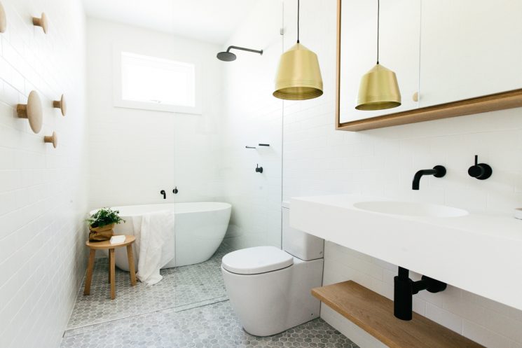 Pour une salle de bain scandinave monochrome | CM Studio Australie