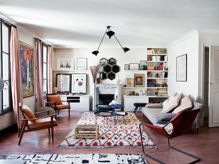 L'appartement de Caroline Gayral, fondatrice de la boutique Fragments qui distribuent des tapis berbères L'appartement de Caroline Gayral, fondatrice de la boutique Fragments qui distribuent des tapis berbères