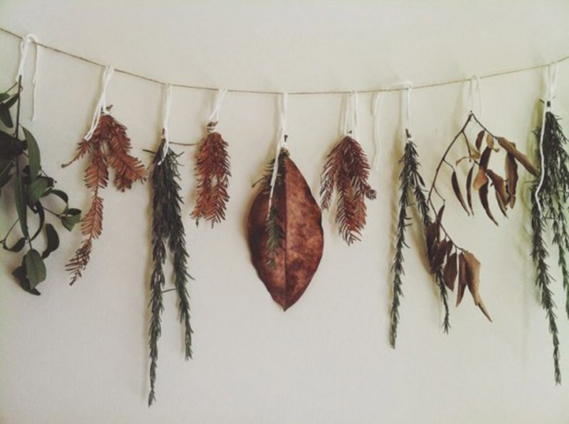 Inspiration et décoration d'automne | Guirlandes de feuilles mortes par TVL Birdie