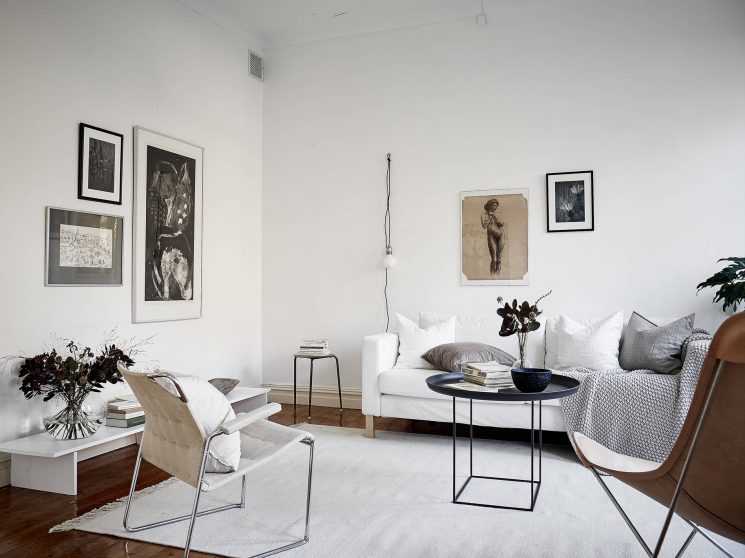 Appartement en noir et blanc de style scandinave