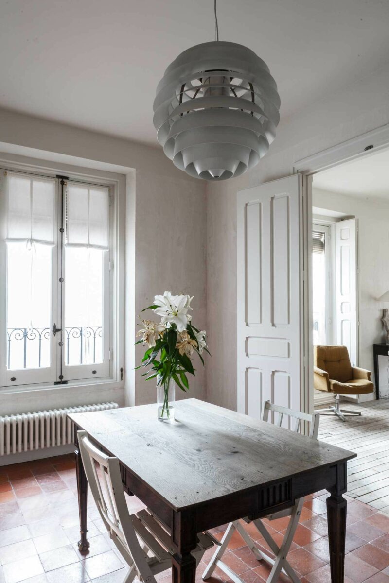 On apprivoise ou on relooke ce sol en terre cuite || Sol en tomettes associé à du mobilier charme On apprivoise ou on relooke ce sol en terre cuite || Sol en tomettes associé à du mobilier charme