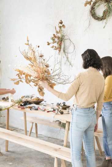 Décorez avec des bouquets de fleurs séchés | Atelier de Couronnes par Design Lovefest