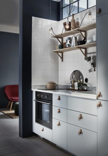 Ambiance feutrée pour cet intérieur en bleu grisé