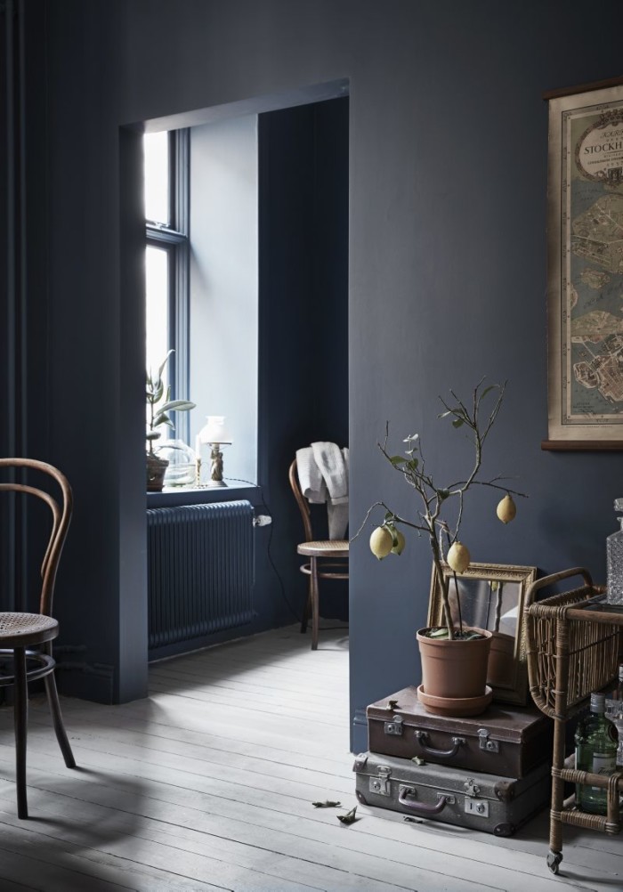 Ambiance feutrée pour cet intérieur en bleu grisé