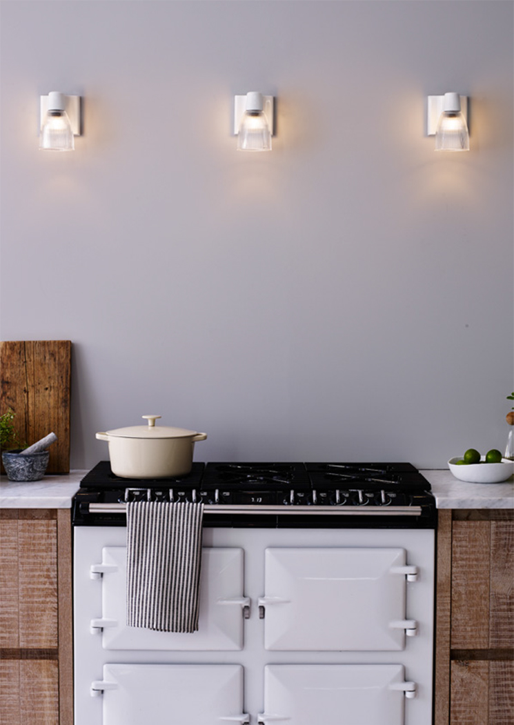 Original BTC - Appliques en porcelaine tendre et verre MINSTER Original BTC - Appliques en porcelaine tendre et verre MINSTER