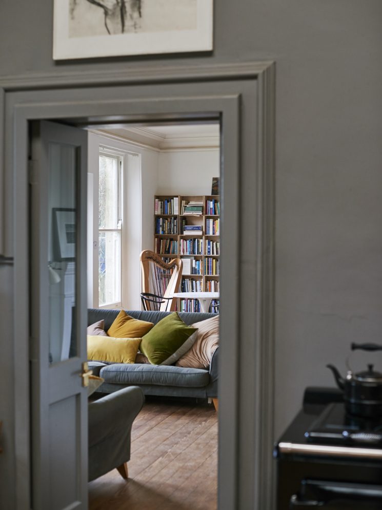 Une vieille demeure au style classique revisité par la designer Niki Turner