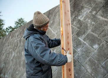 La technique du bois brûlé ou Shou Sugi Ban mise en oeuvre par l'architecte Terunobu Fujimori