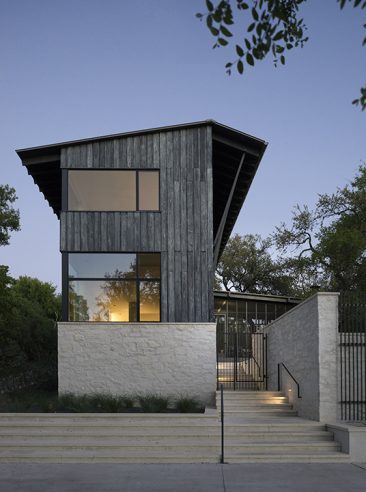 La technique du bois brûlé ou Shou Sugi Ban || Uppett architects - Hillside project