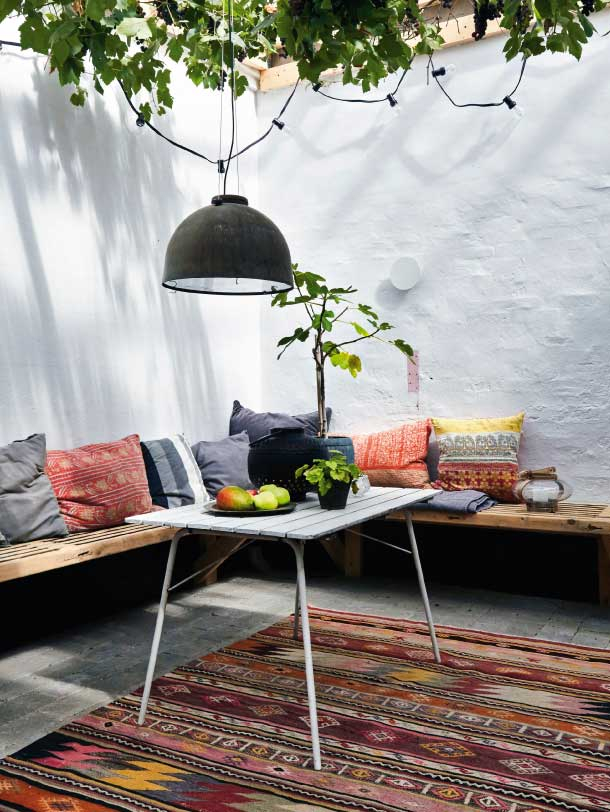 La terrasse de Mai Jørgensen à Copenhague dans un style hippie chic scandinave