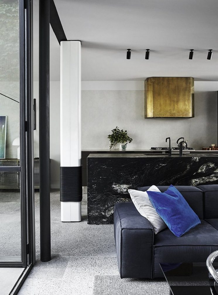 Du laiton dans la cuisine : bling ou mat ? | Fitzroy House par Fiona Lynch Du laiton dans la cuisine : bling ou mat ? | Fitzroy House par Fiona Lynch