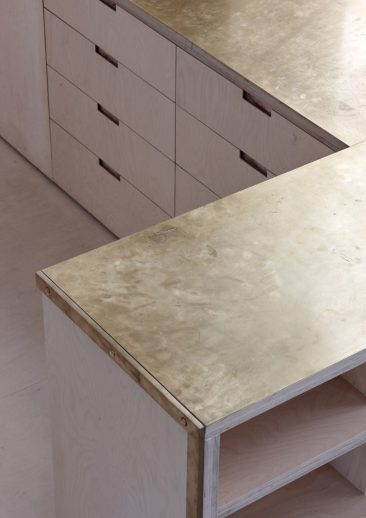 Du laiton dans la cuisine : bling ou mat ? | Wareham Merrydown projet par McLaren Excell