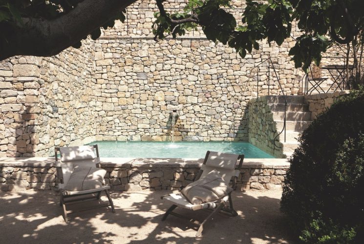 Une terrasse en méditerranée // Une maison en Provence par AM Designs 