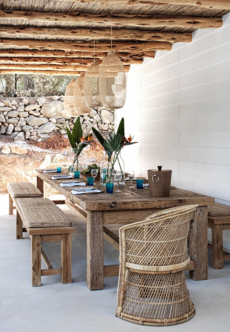 Une terrasse en méditerranée // Maison de Caroline Legrand à Ibiza