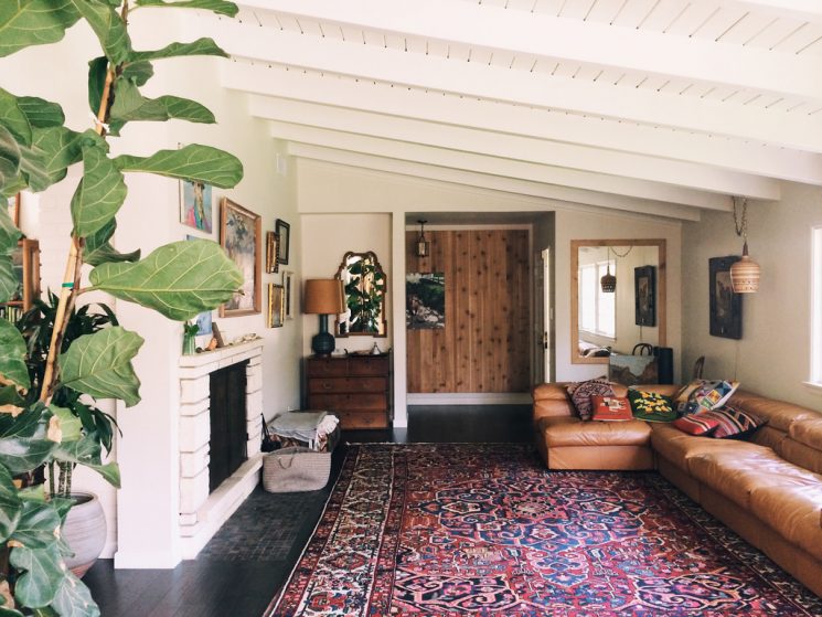 Tendance déco, le grand retour du tapis persan | Santa Monica home par Dabito Tendance déco, le grand retour du tapis persan | Santa Monica home par Dabito