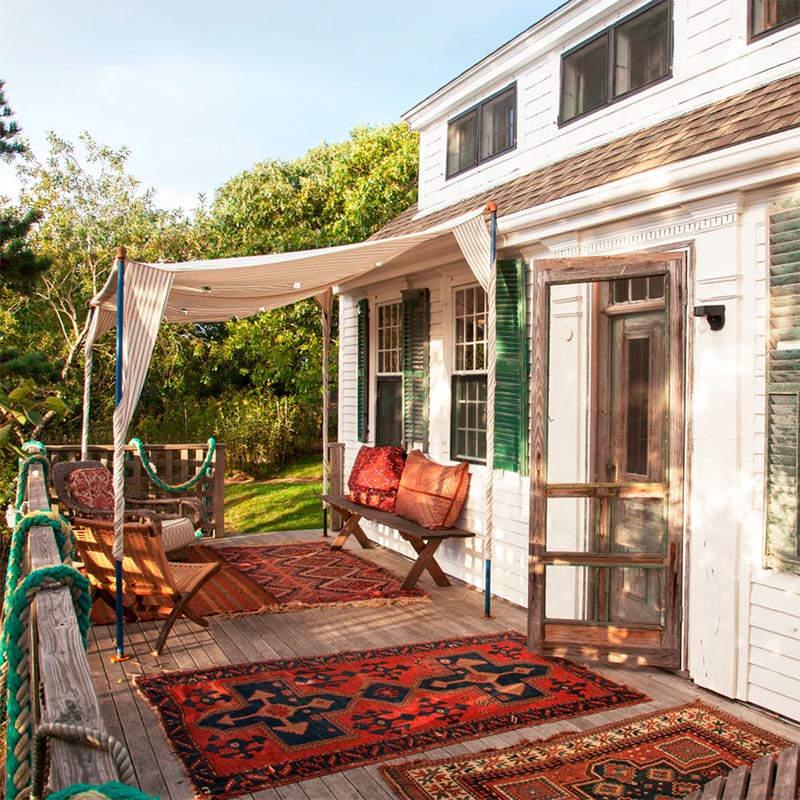 Une terrasse au style bohème pour cette terrasse à Provincetown dans le Massachusetts Une terrasse au style bohème pour cette terrasse à Provincetown dans le Massachusetts