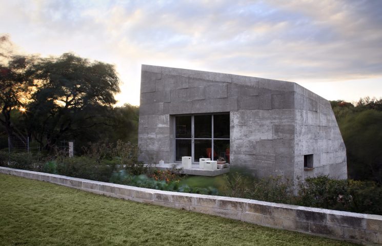 Sous l'influence du brutalisme | Mell Lawrence architects Concrete studio Austin