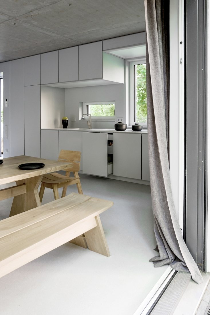 Design et béton, versus minimaliste | Une maison Bąk-HOUSE à Berlin par Loft Kolasinski