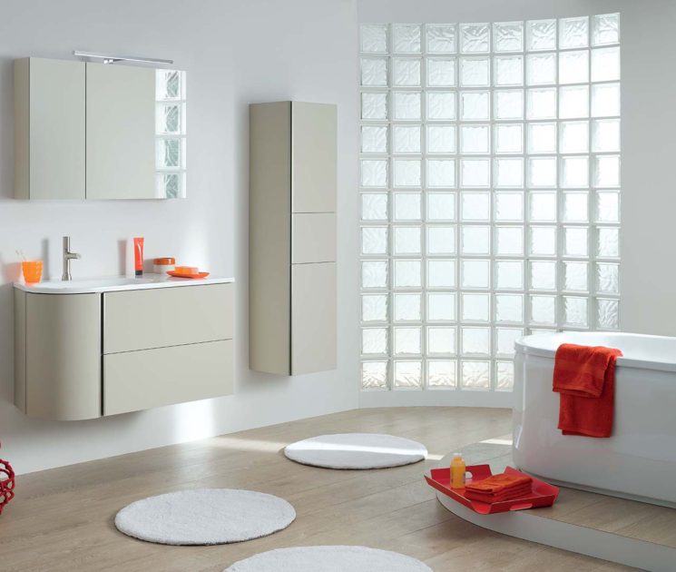 Meuble de salle de bain Baila, laqué, Sanijura Une salle de bain de style bord de mer || Meuble de salle de bain Baila, laqué, Sanijura