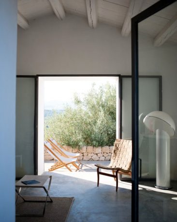 Maison de terre || Casa Noto en Sicile par l'architecte Gordon Guillaumier