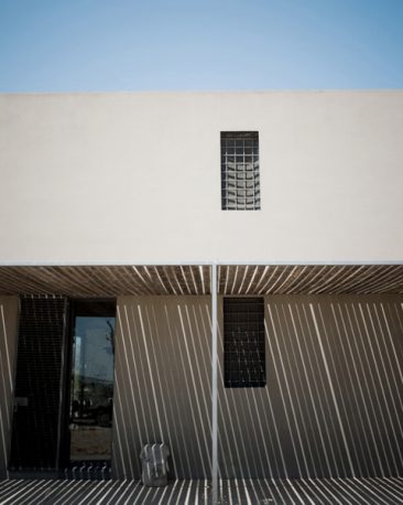 Maison de terre || Casa Noto en Sicile par l'architecte Gordon Guillaumier