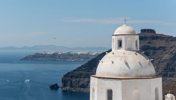 En blanc et bleu : Porto Fira Suites à Santorin