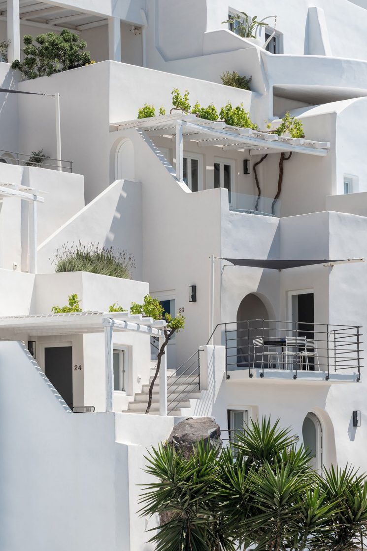 En blanc et bleu : Porto Fira Suites à Santorin