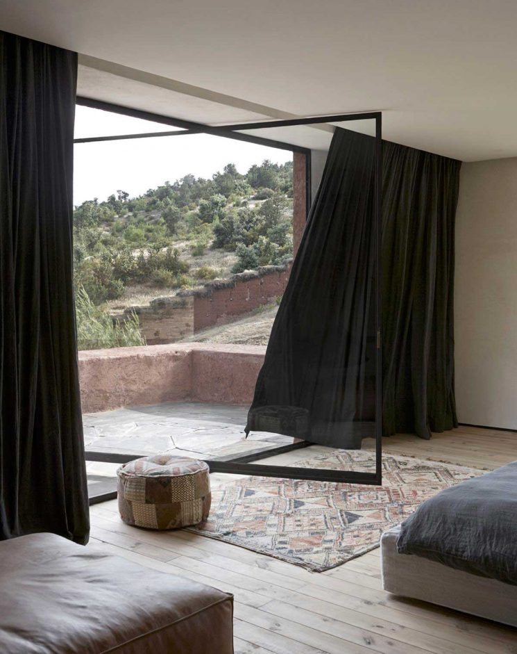 Maisons de terre || Villa E à Ourika au Maroc par le studio Ko