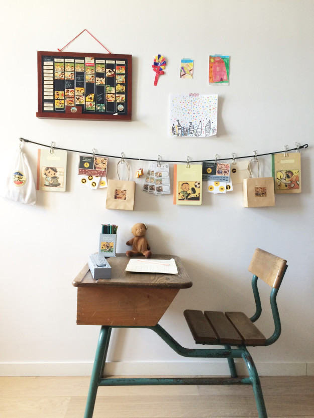 Bureaux d'école vintage... pour les petits et les grands aussi