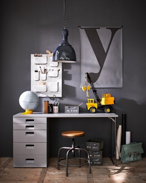 Un bureau d'enfant neuf de style industriel